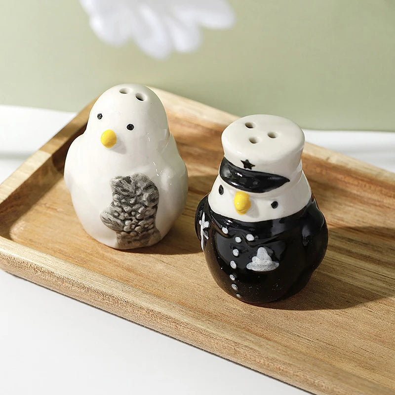 2Pcs Ceramic Penguin Salt & Pepper Shakers – Cute Animal Spice Jars, Cartoon Tabletop Decor for Kitchen & Dining 🎉🐧