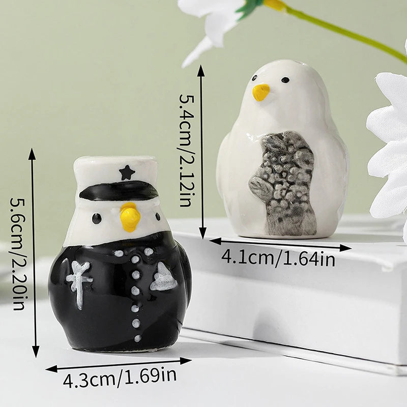 2Pcs Ceramic Penguin Salt & Pepper Shakers – Cute Animal Spice Jars, Cartoon Tabletop Decor for Kitchen & Dining 🎉🐧