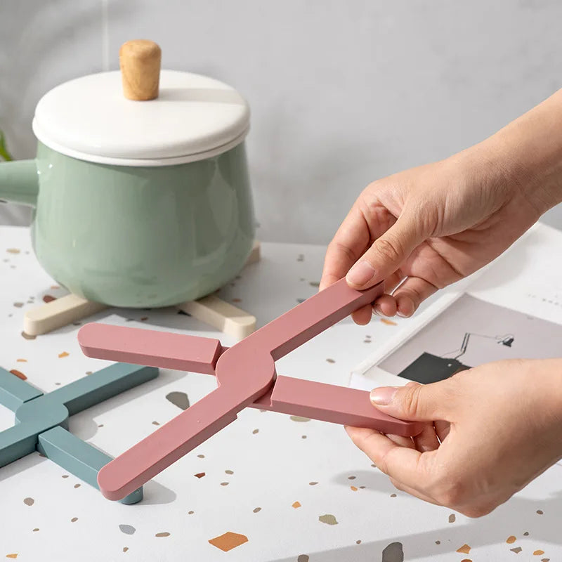 Modern Foldable Non-Slip Silicone Coaster - Heat-Resistant Pot & Pan Trivet Pad for Kitchen Table, Placemat & Table Mat 🌟🍳