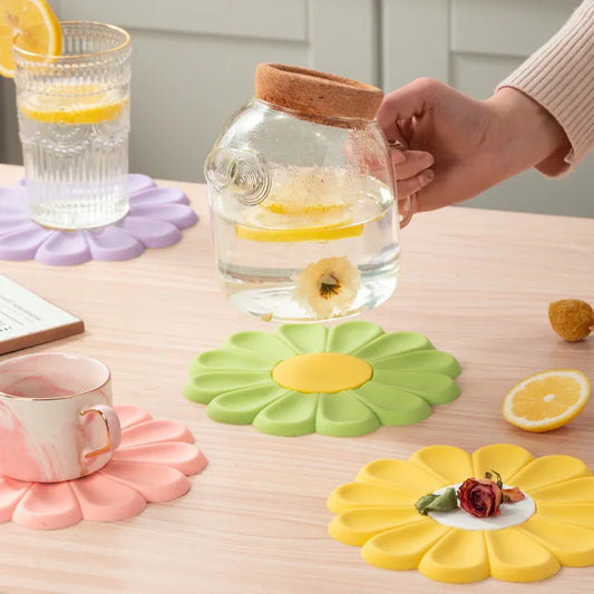 Heat-Resistant Silicone Flower Mats - Non-Slip Drink Coasters, Pot Holders & Table Placemats for Kitchen & Dining 🌸🍵