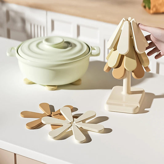 Silicone Tree-Shaped Heat-Resistant Mat - Collapsible Anti-Scalding Pads, Hot Dish Coasters & Washable Placemats for Dining Table 🌿🔥