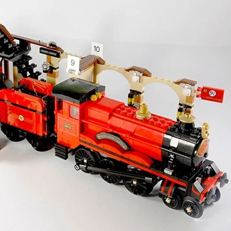 Creative Train Model Building Kit 🚂✨ - Versatile Christmas Gift for Kids & Adults | Compatible Bricks Assembly Set 🎁🧩