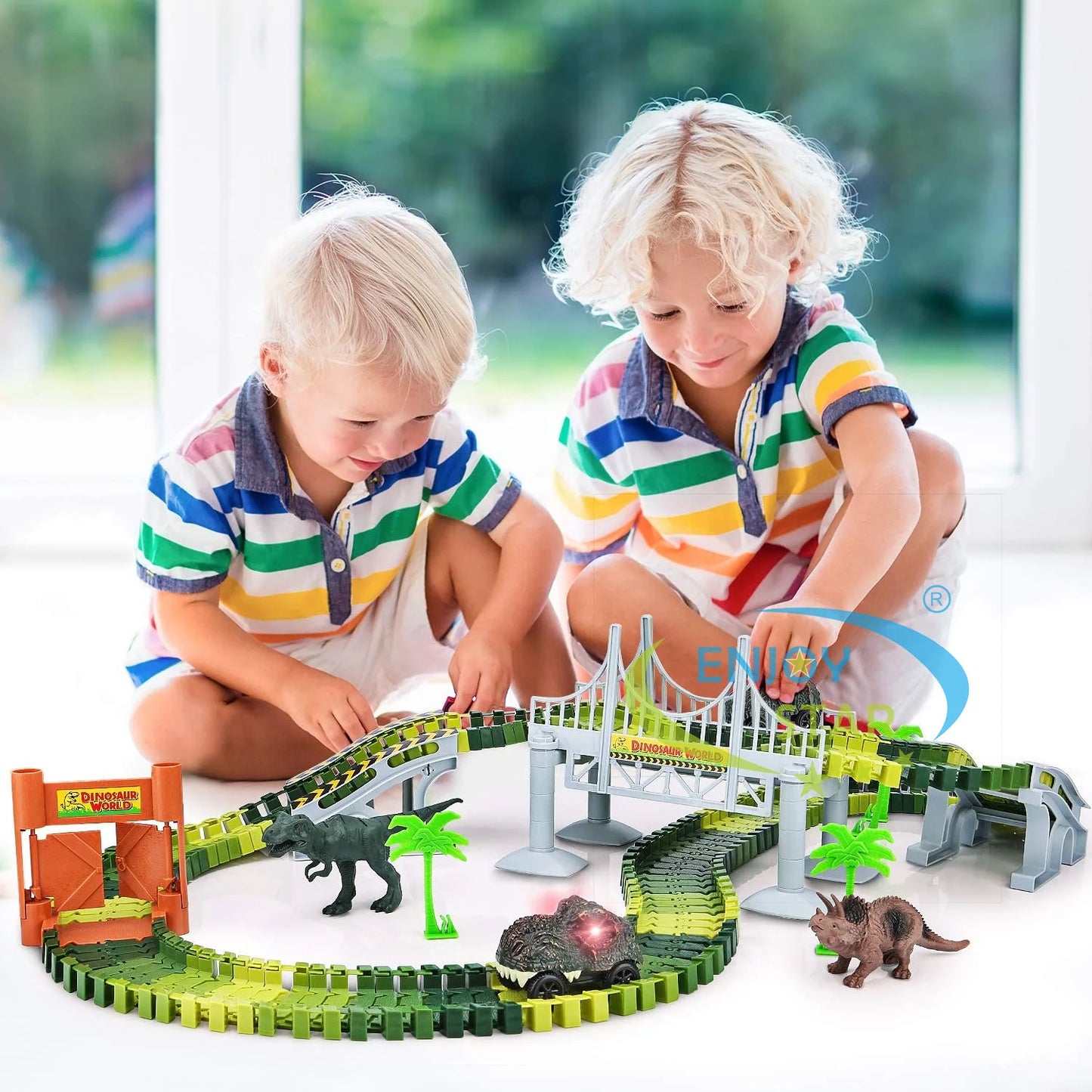 156pcs Dinosaur Railway Car Track Toy Set – DIY Assemble Road Race Set with Flexible Tracks, Dinosaur Toys, Bridge Ramps for Kids 🚂🦖