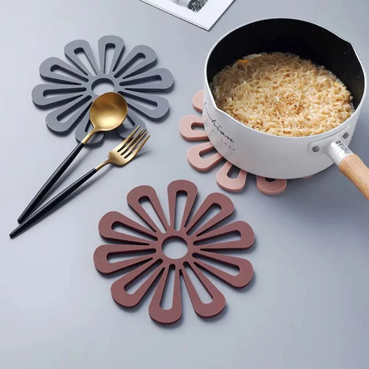 Flower-Shaped Heat-Resistant Pot Mat – Eco-Friendly Insulation Coaster for Hot Pots, Pans, and Dishes | Kitchen Trivet Hot Pad